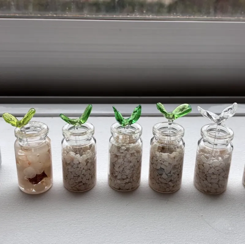 型板ガラスの模様を活かし、日常にさりげない特別感を添えるティースプーンです。