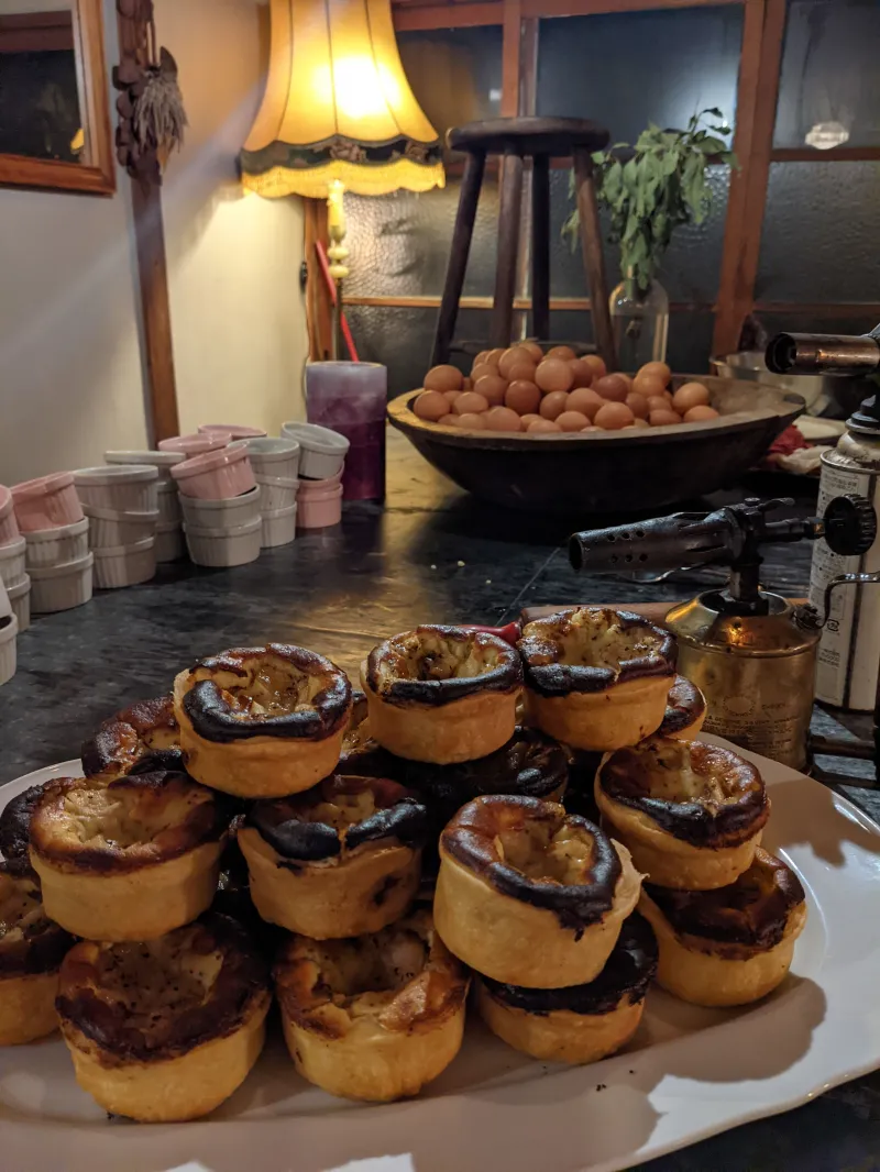 白ワインとも相性がいい、洋梨ブルーチーズタルトです。