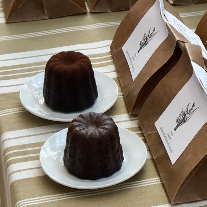 「バニラ・チョコレートカヌレセット」バニラカヌレとヴァローナ社のチョコレートを使用したカヌレのセットです。