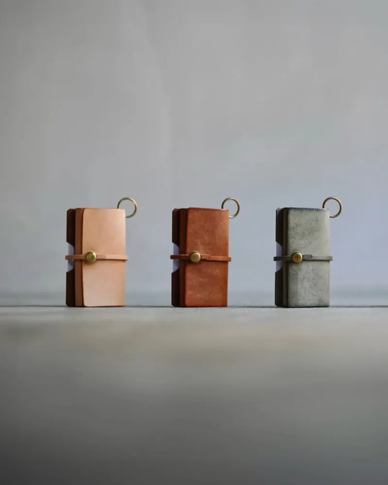 「ミニ財布」（自称）世界最小のお財布。これさえあればどこへでもお出かけできます。