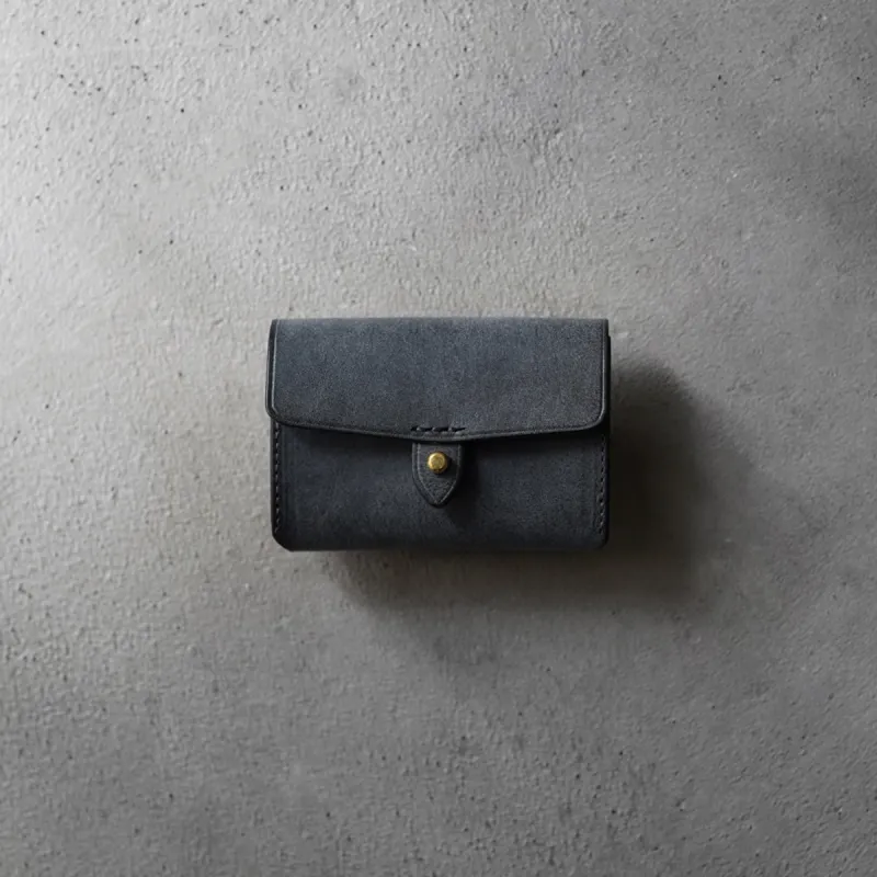 「こさいふL」コンパクトながらもカードがたっぷり入る優れもの。小銭・お札も入ります。