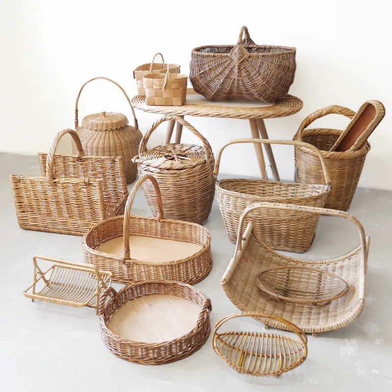 「北欧で買い付けたヴィンテージバスケット」大きさもフォルムも様々なのでお気に入りの一台を見つけてください！