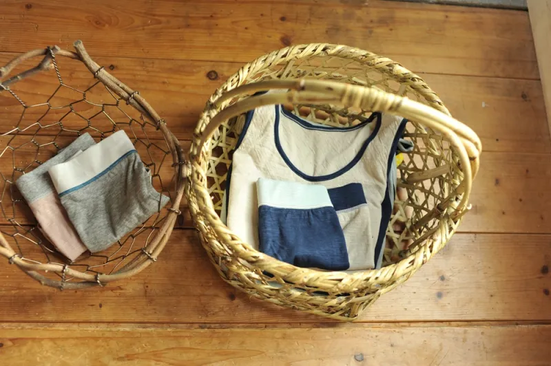 なめらかなガーゼ生地を使った「おうちトップス・おうちぱんつ」心地よさ・しめつけのなさを大切につくりました。