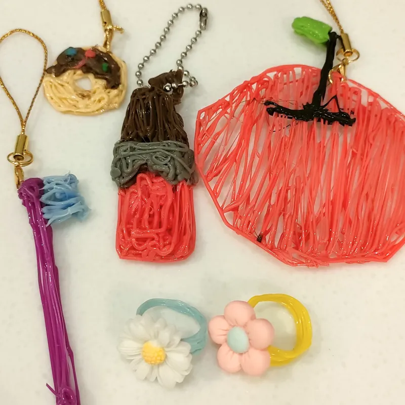 3Dペンで作ったゆるかわチャーム。どれも世界にひとつだけ！