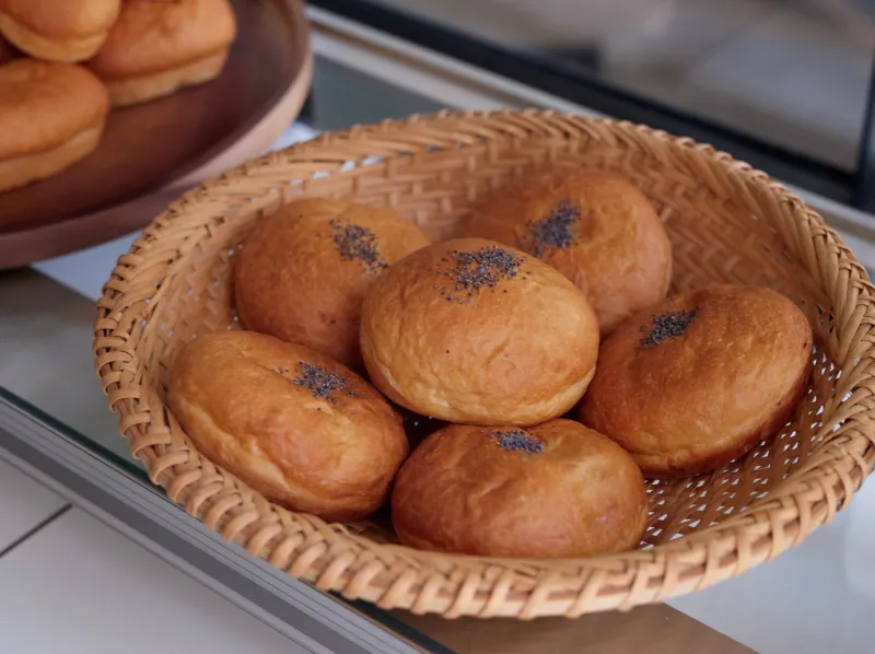 「あん子」老舗あんこ屋さんのつぶあん使用のあんパン。アクセントにマスカルポーネチーズを包んでいます。
