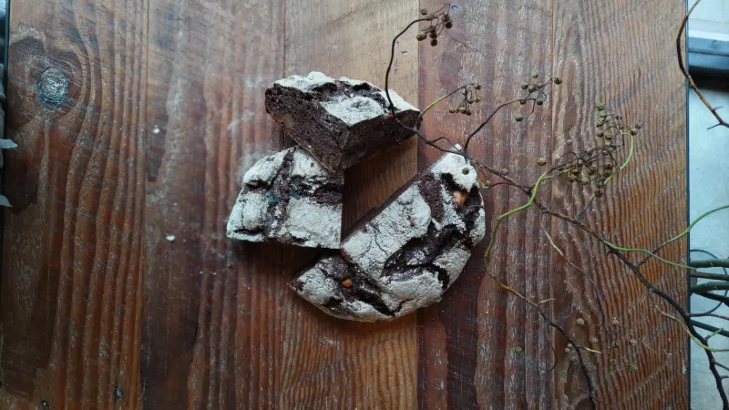 「フリュイセック・春」桜のリキュールで煮詰めたプルーン、チェリー、カレンツにチョコとナッツを加えた季節のスペシャリテ！