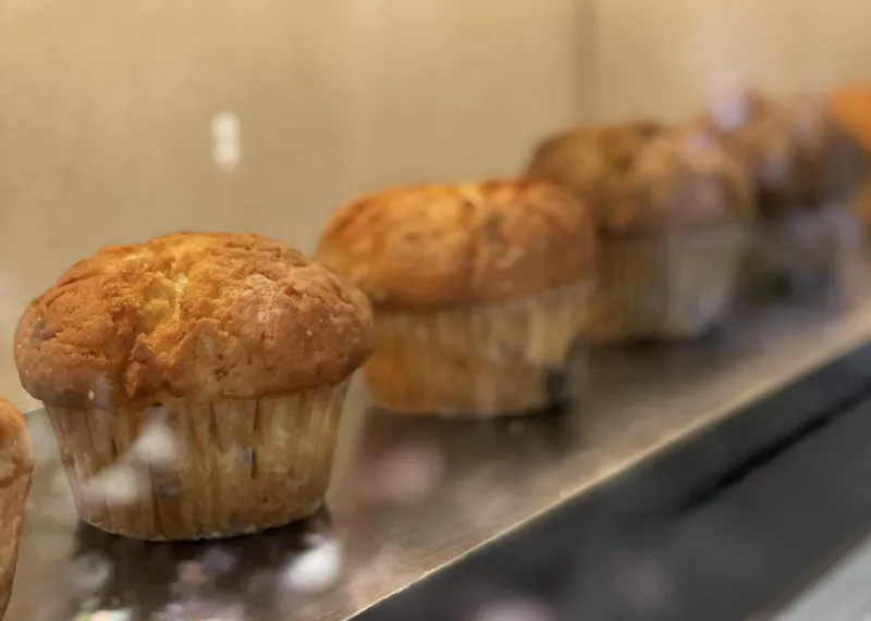 人気の「マフィン」は10種類ほど焼いてゆきます。
