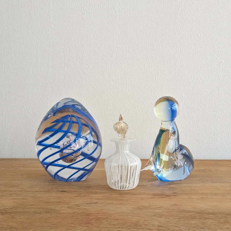 ガラスのフィギュリンも色々。