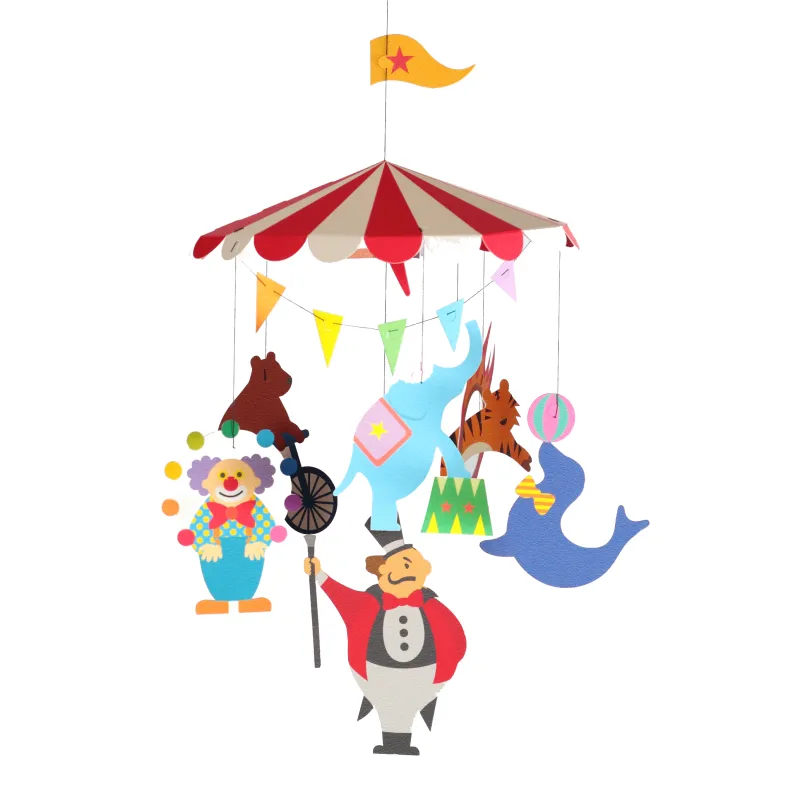 1485年の植物画をもとに版を彫り、一枚一枚手作業で刷って作った、小さな封筒とカードのセットです。