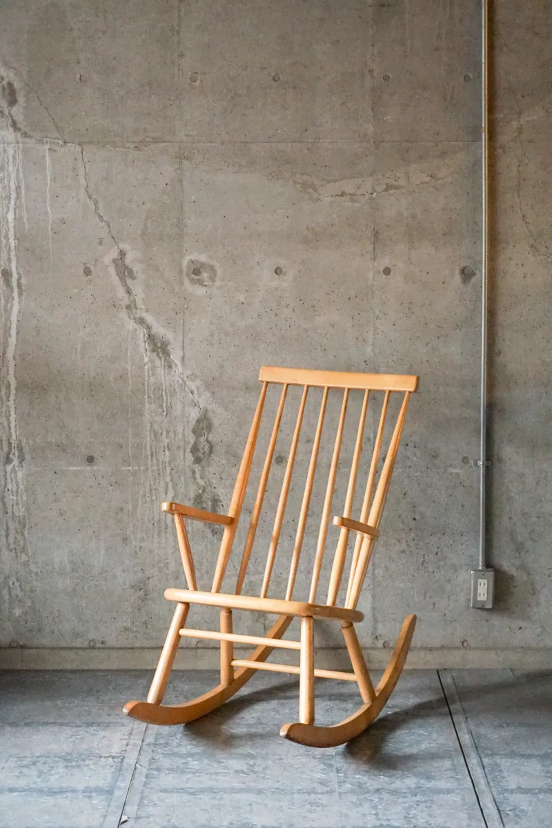 造りの良いロッキングチェア