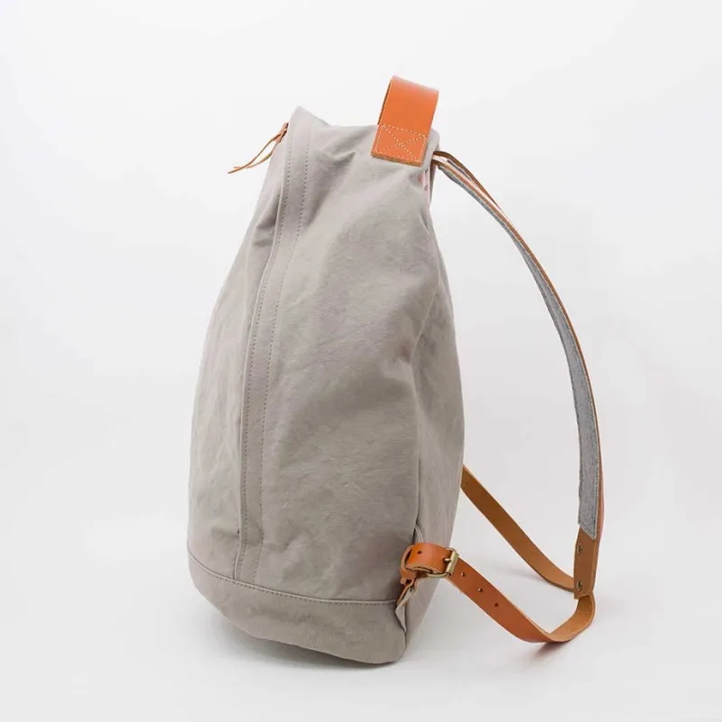 「WOODPACK」上質レザーを贅沢に使用したシンプルなキャンバスリュック