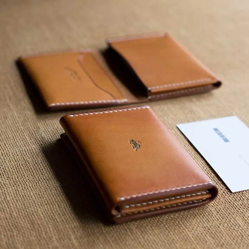 人気No.1のJACOUの名刺入れ、プレゼントにもいかがでしょうか。