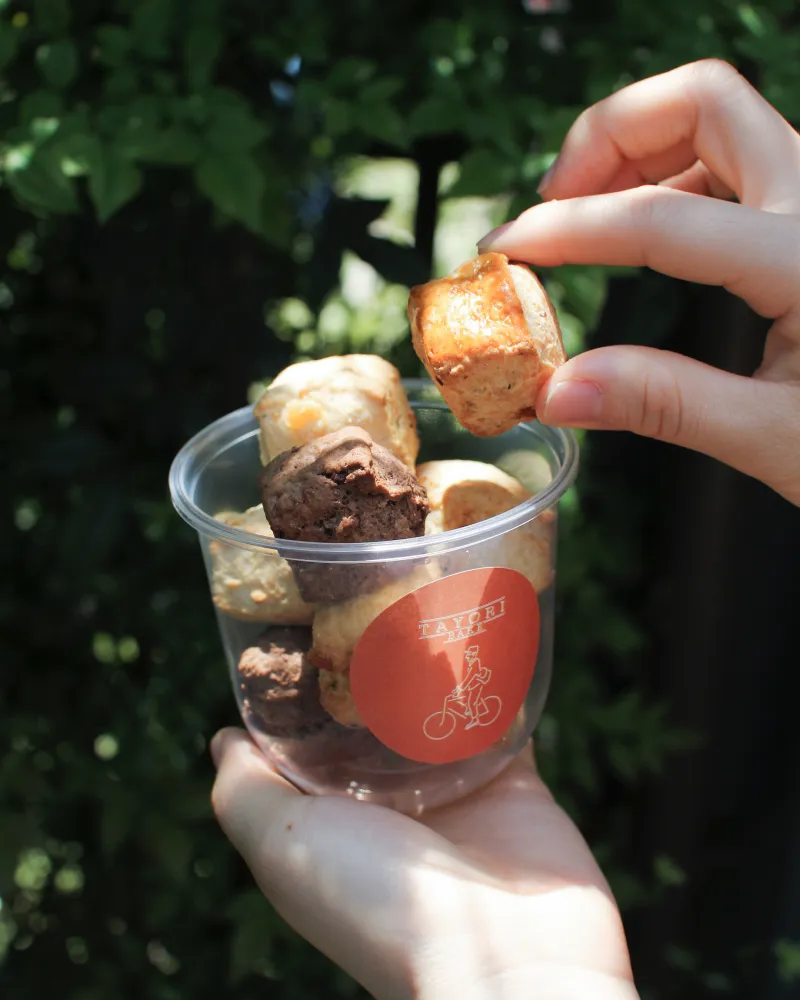 今年もご用意してます「おさんぽスコーン」！　いろんなお店を巡って､お散歩しながら食べ歩いてくださいね｡