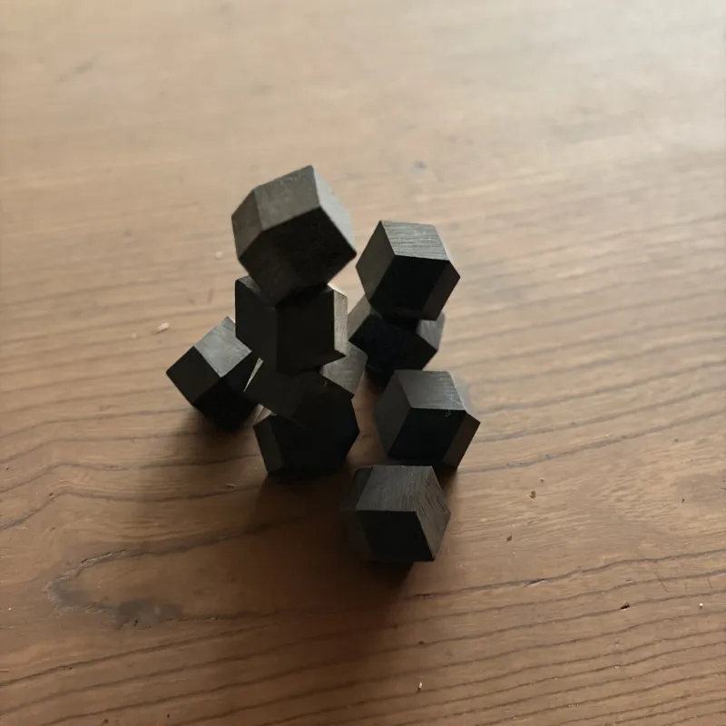 黒檀の12面体