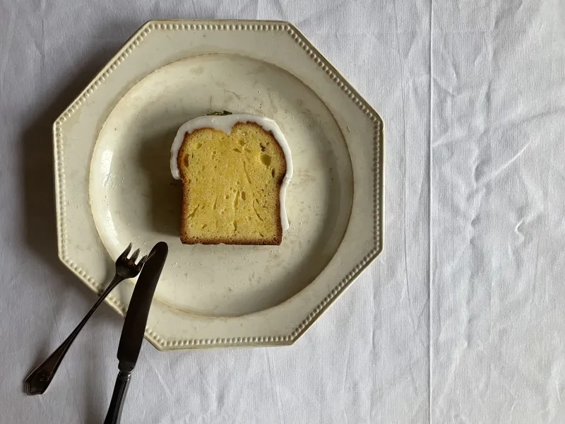 ウィークエンド・シトロンは爽やかなレモンの酸味と、しっかりしたフロスティングの甘さがバランス良くたのしめます。