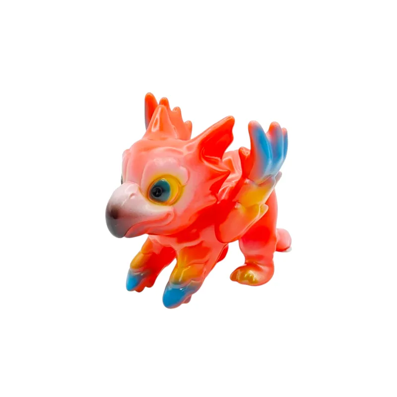 人型と獣型に変身するグリフィンもソフビ、南国の鳥をイメージしたカラーリング