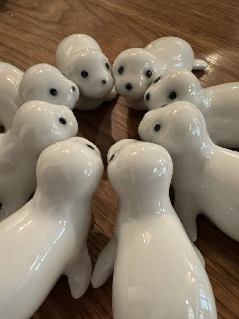 陶器のアザラシたち