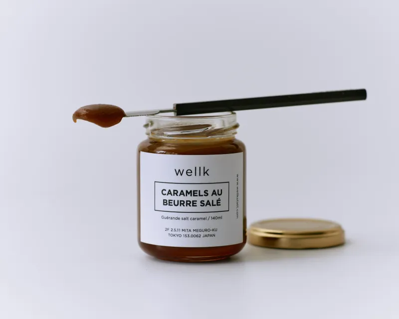 自家製の塩バターキャラメルソース