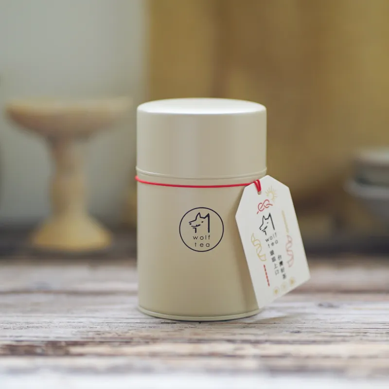 風味を守る二重蓋。茶葉を使い切ったら詰め替えて、甘み絶えないサステナブルなお茶のある暮らしを。