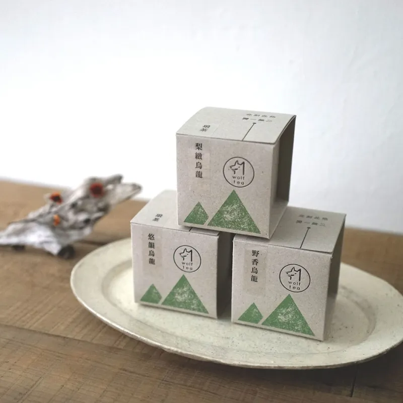 山ごとに違う花や森、霧を思わせる香り・甘み・余韻が、繊細に広がる高山茶。深い奥行きが心に残る、台湾の誇りです。