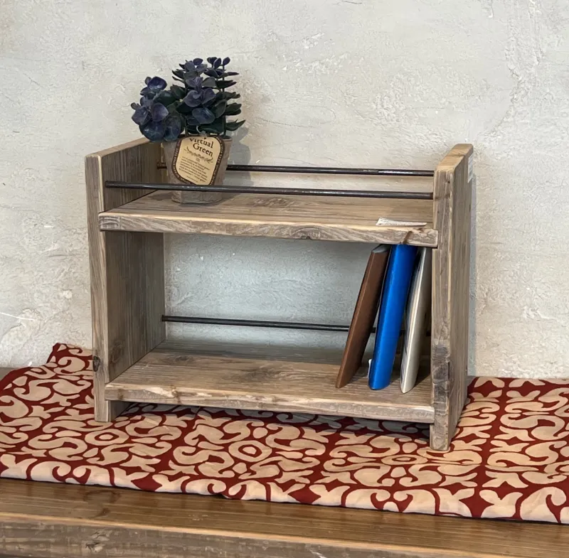 デスクでもキッチンでも大活躍の足場板古材のミニラック