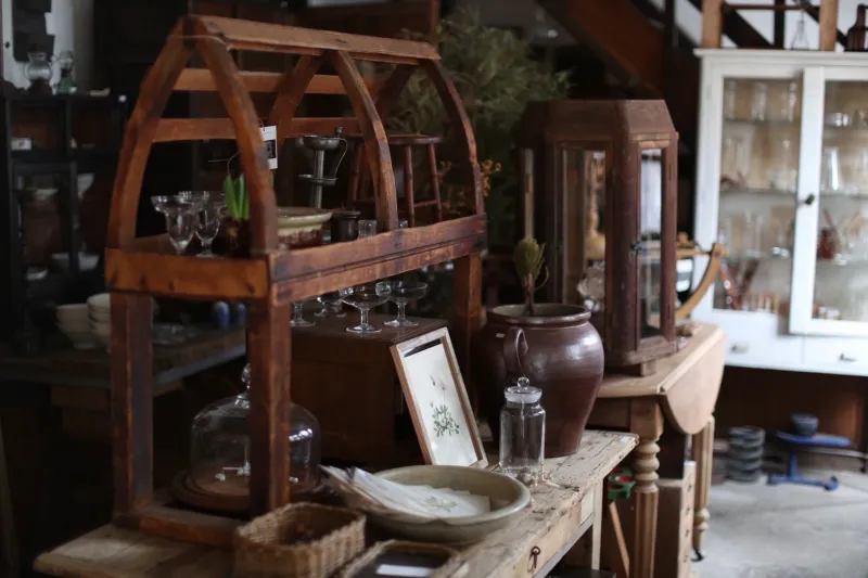 長い年月を過ごしてきた素敵な雰囲気の古道具