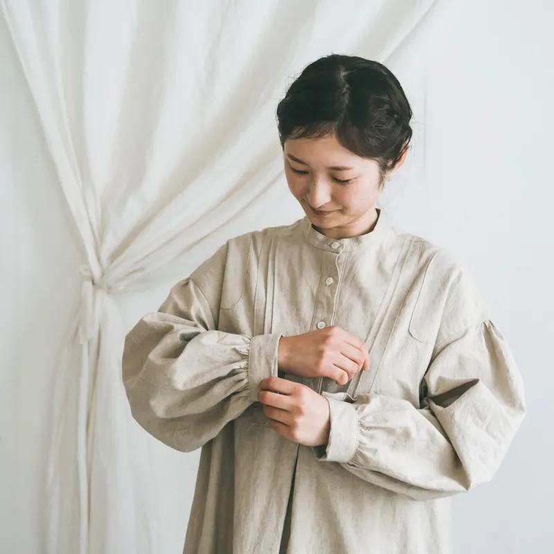 大人っぽいデザインのサリバンワンピース