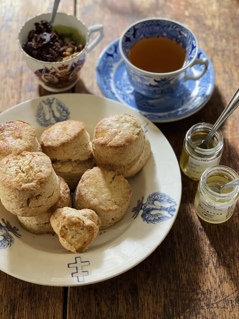 英国から空輸で届いたオーガニック小麦を100%使用した、ミルクたっぷりのふんわりした食べ応えの人気シリーズです。