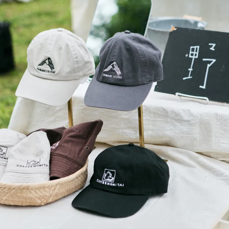 会場で大活躍な個性的なキャップたち