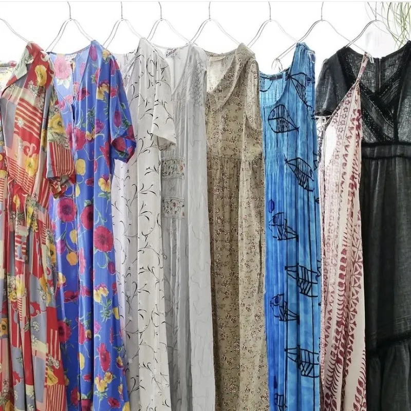 「various summer dress」鮮やかな色味や唯一無二のデザイン、無地の物は素材にこだわった、着るだけで気分が上がるサマーワンピース。