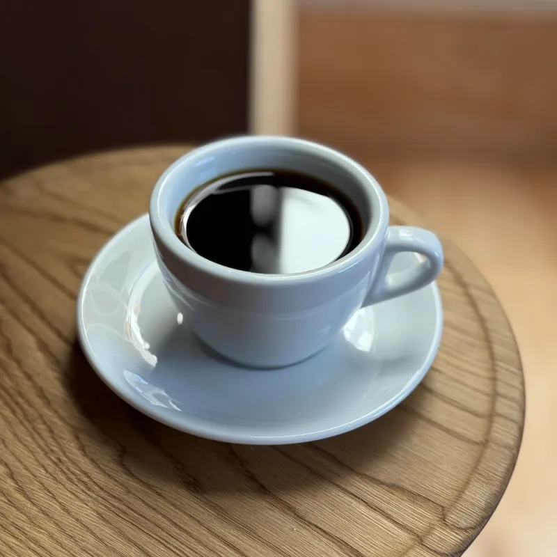 「当店のコーヒーは全て、炭火直火自家焙煎、自分たちの手で焙煎したコーヒー豆をお届けしています。」