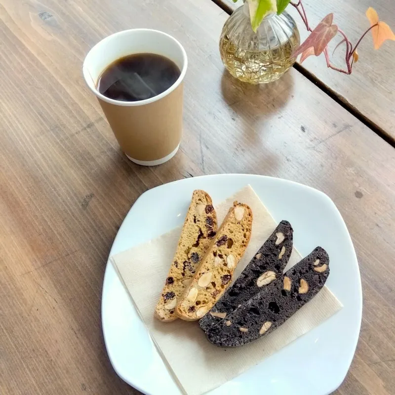 「ビスコッティ」少し固めのビスコッティは、コーヒーに浸しながら食べても美味しいですよ
