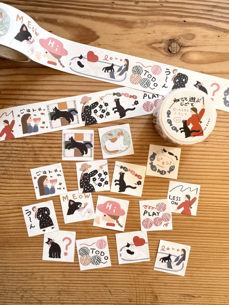 「ロールふせん」ニコニコは2.5cmのミニサイズ。15の絵柄がでてきます