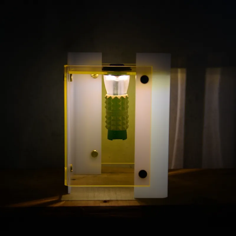 「透ノ灯_π165」オパールと蛍光オレンジのアクリル樹脂を組み合わせたGOAL ZERO LEDランタン用の矩形シェードです。