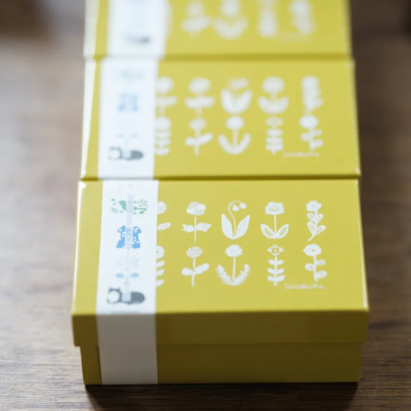 「缶セット」蚤の市らしく、少し凹みがあったりの、わけあり缶をお持ちいたします。