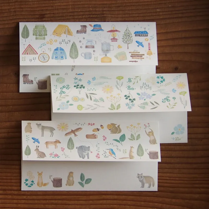「３種類のレターセット」山の道具・動物・植物と３種類の封筒が入っています。その他にも色々なレターセットをお持ちします。