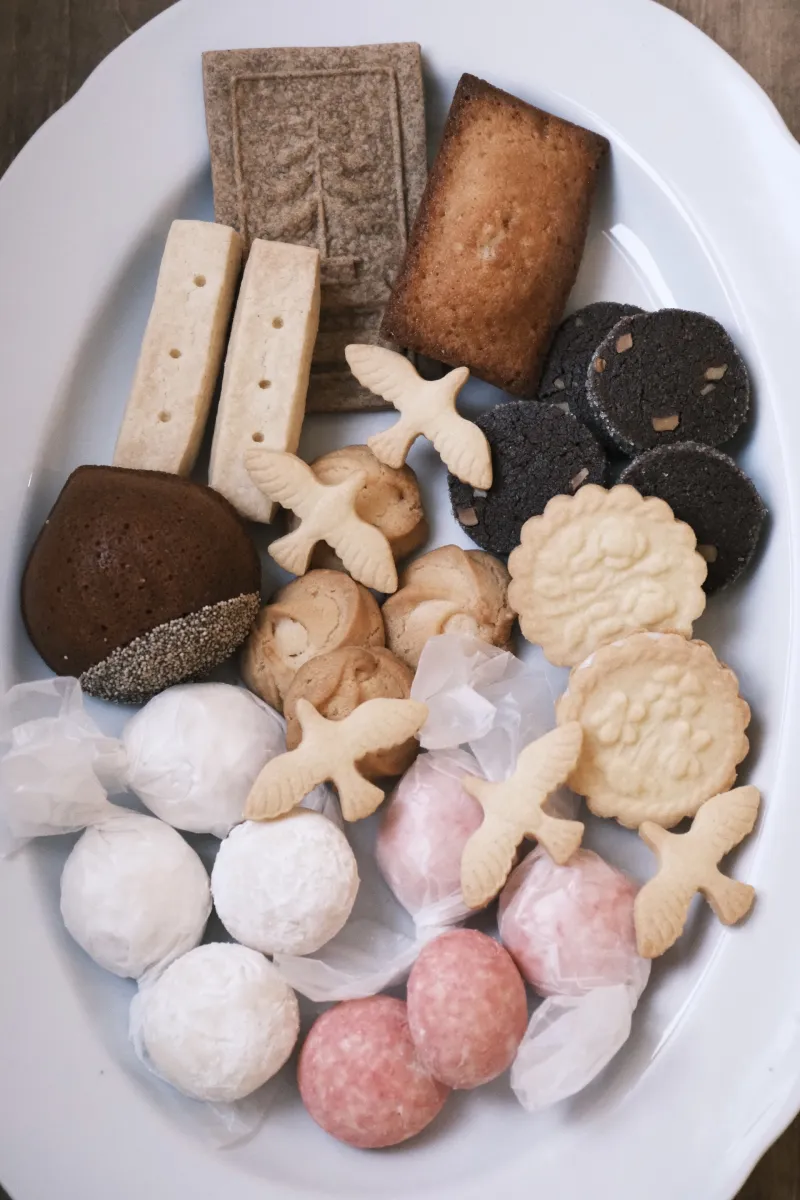 「焼菓子いろいろ」北海道産発酵バターやてんさいグラニュー糖などできるだけ近くて安心、美味しい素材を使用。