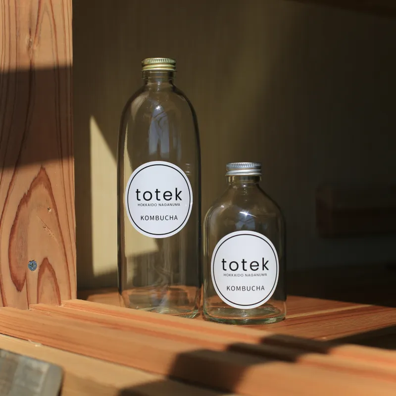 「TAKE OUT」ご自宅でゆっくりお飲みいただけるよう、250mlと500mlの2種類の瓶をご用意しております。ぜひご利用ください。